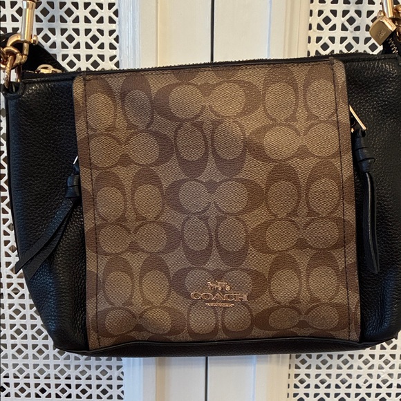 Coach Signature Brown and Black Shoulder Bag - Picture 1 of 10